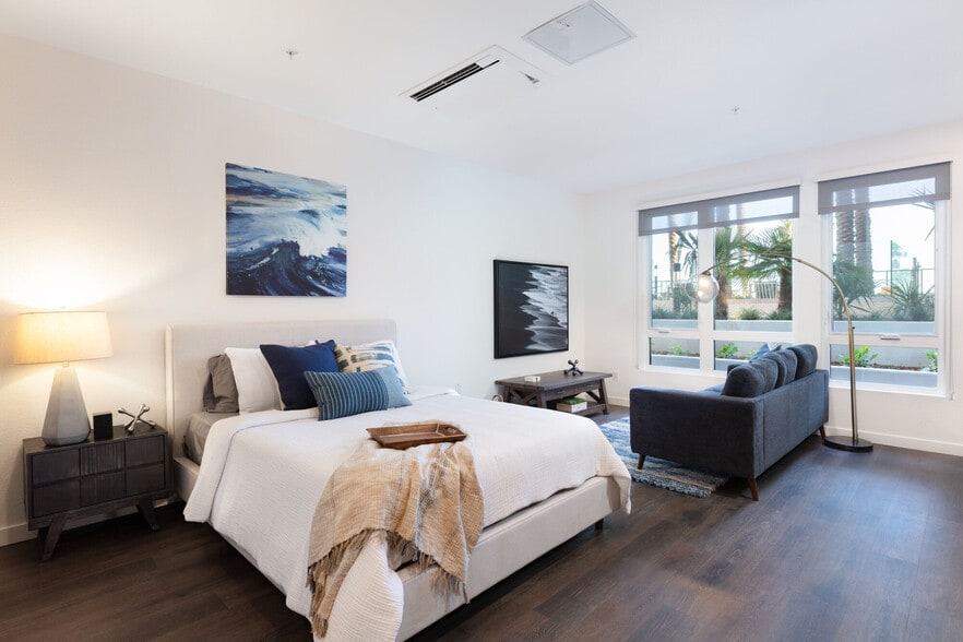 More Photos Of 126 N Rollins Rd, Millbrae Apartments For Lease