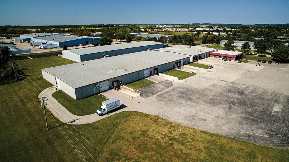 More Photos Of 1312 Barberry Dr, Janesville Distribution For Sale