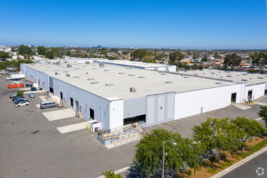 More Photos Of 20435 Tillman Ave, Carson Distribution For Lease