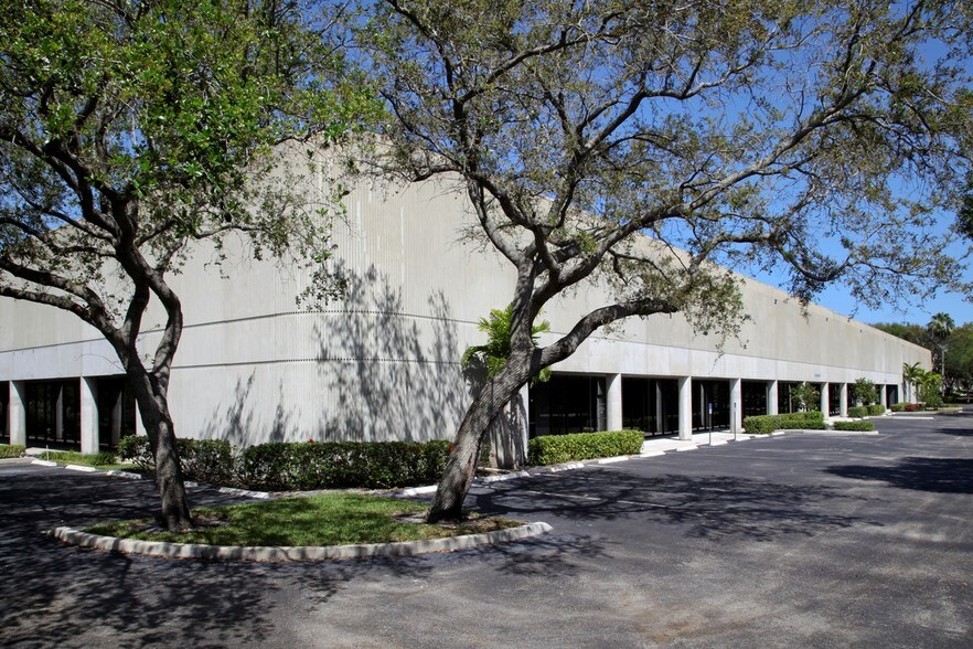 More Photos Of 6000 Park of Commerce Blvd, Boca Raton Distribution For Lease