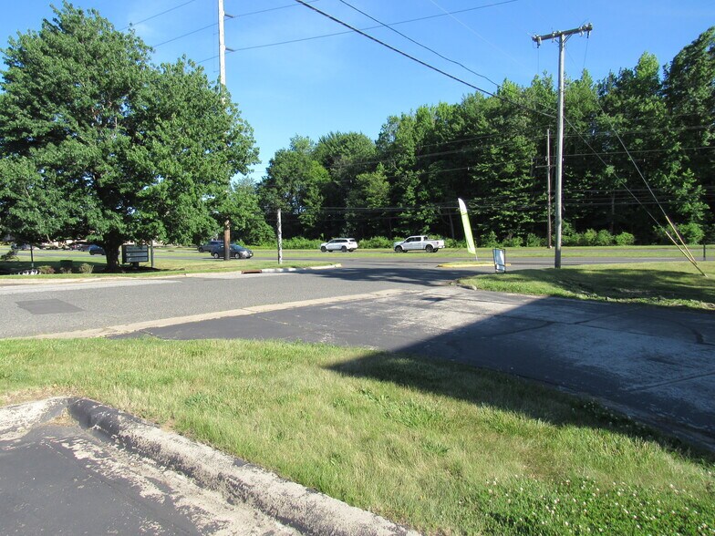 More Photos Of 983 State Route 33 W, Monroe Township Medical For Lease
