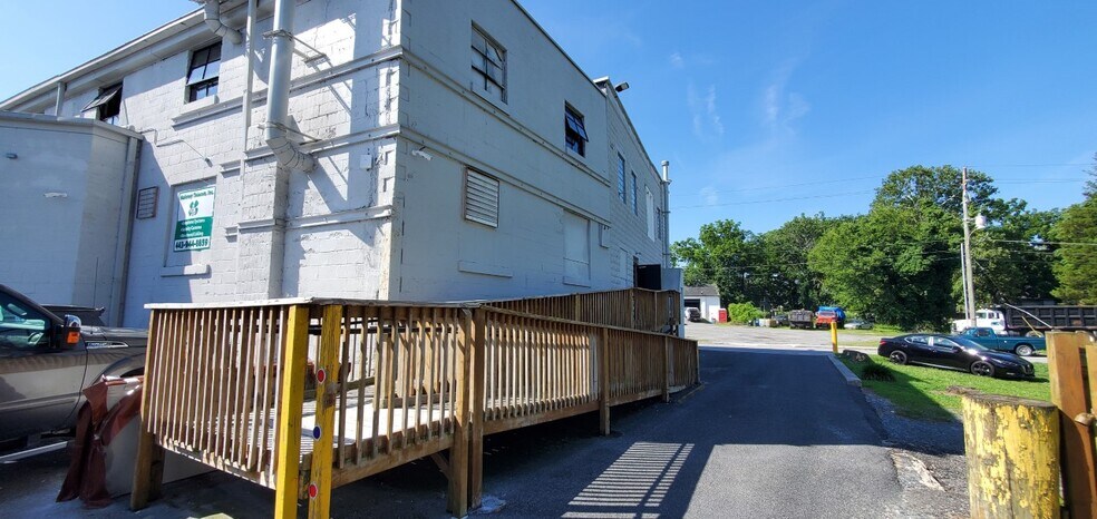 More Photos Of 111 Olive St, Salisbury Warehouse For Sale