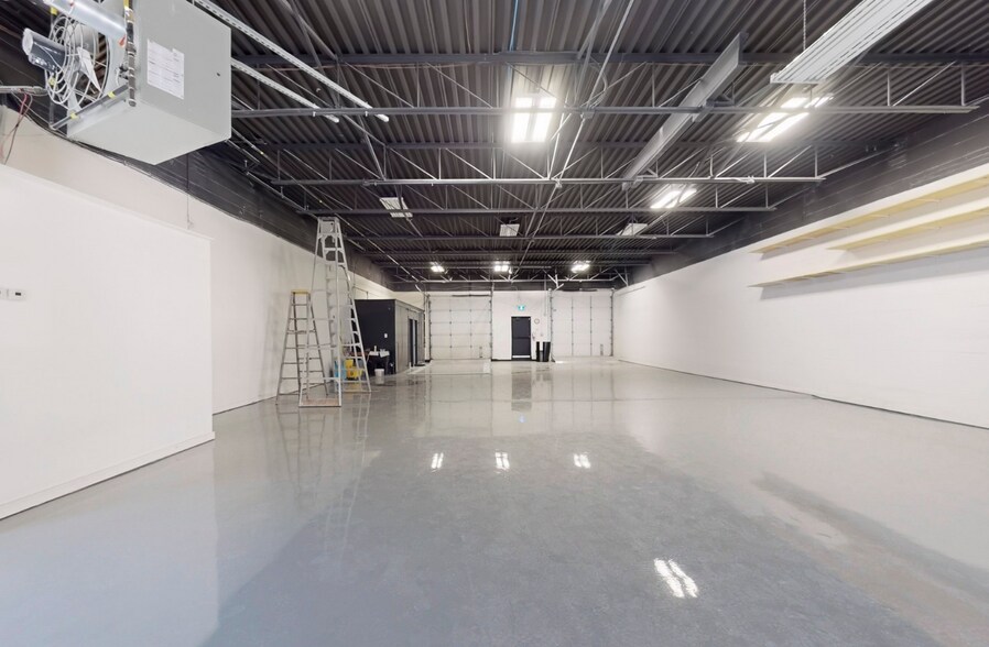 More Photos Of 11 Millwick Dr, Toronto Manufacturing For Lease
