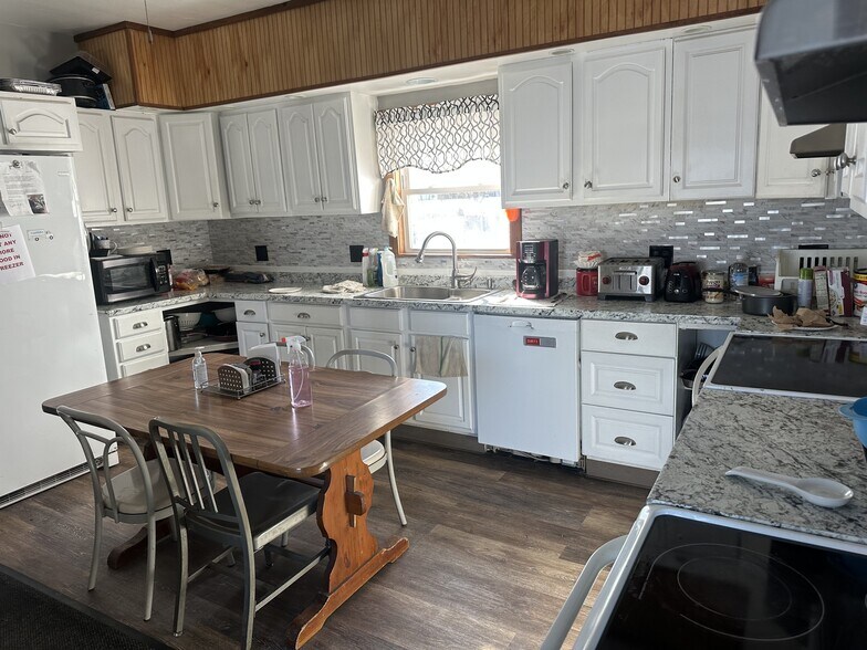 More Photos Of 8 Elm St, Leominster Dormitory For Sale