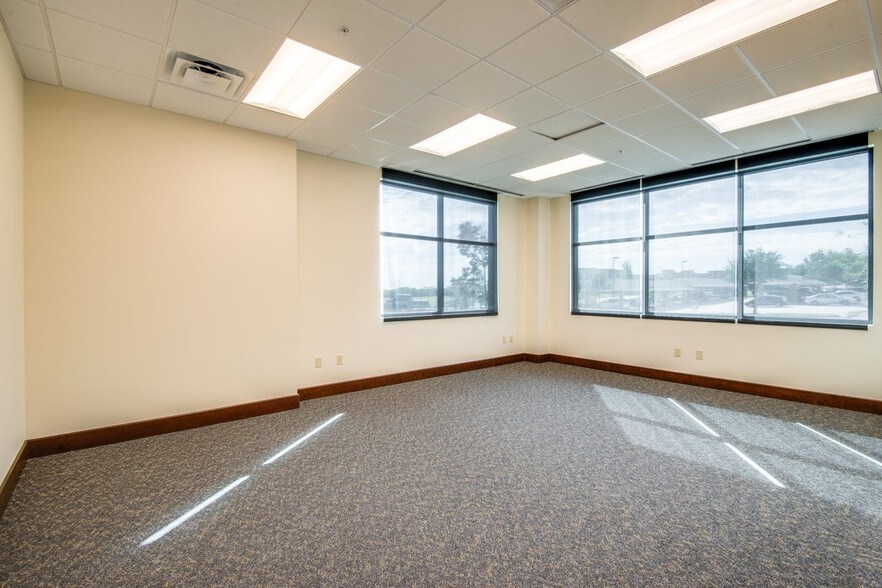 More Photos Of 1225 S Main St, Grapevine Loft Creative Space For Lease