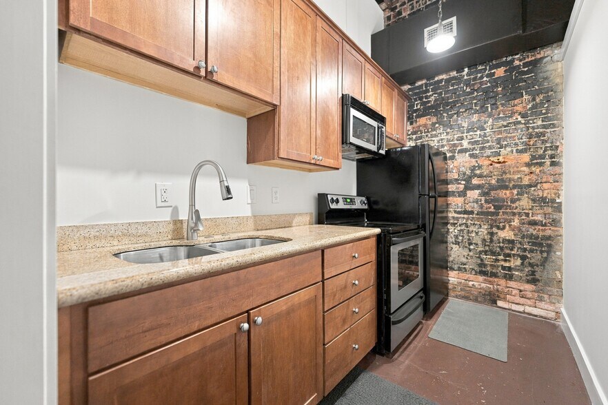 More Photos Of 1602-1608 Walnut St, Jacksonville Restaurant For Sale