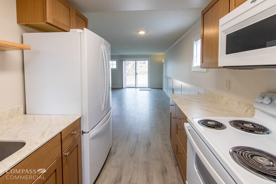 More Photos Of 931 NW Carlon Ave, Bend Multifamily For Sale