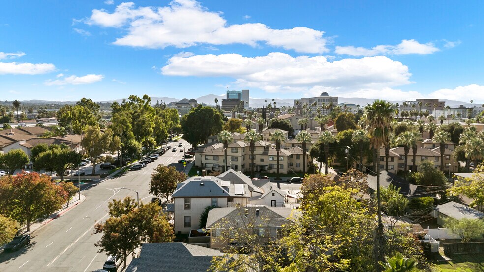 More Photos Of 3469 Lime St, Riverside Apartments For Sale