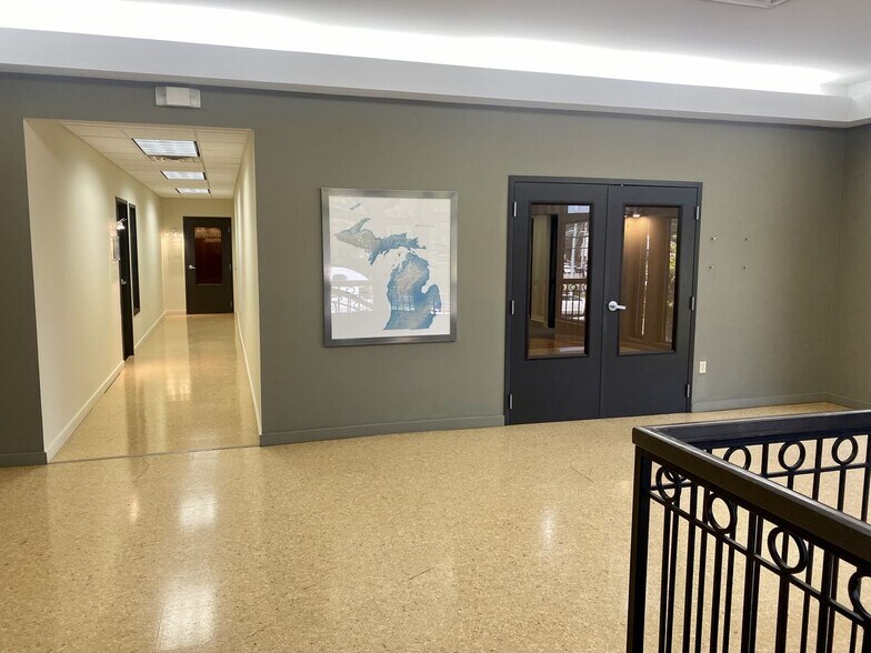 More Photos Of 1504 E Grand River Ave, East Lansing Medical For Lease