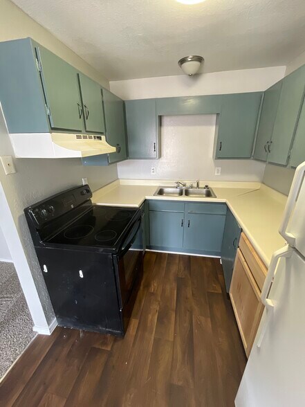 More Photos Of 1308 N Carol Ave, Monahans Apartments For Sale