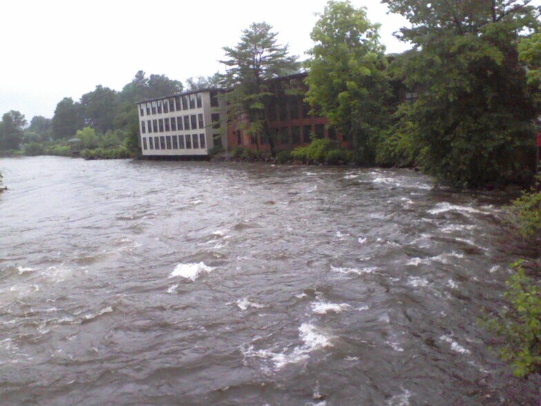 More Photos Of 322 W Main St, Tilton Storefront Retail Office For Lease