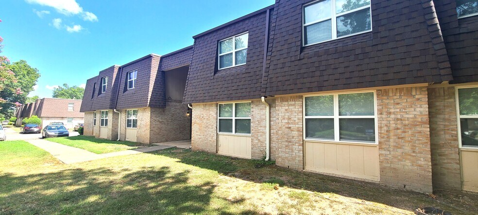 More Photos Of 1114-1128 E 9th St, Russellville Apartments For Sale