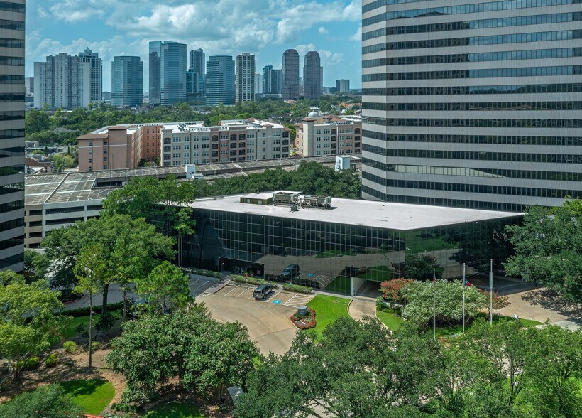 More Photos Of 5 Riverway, Houston Office For Sale
