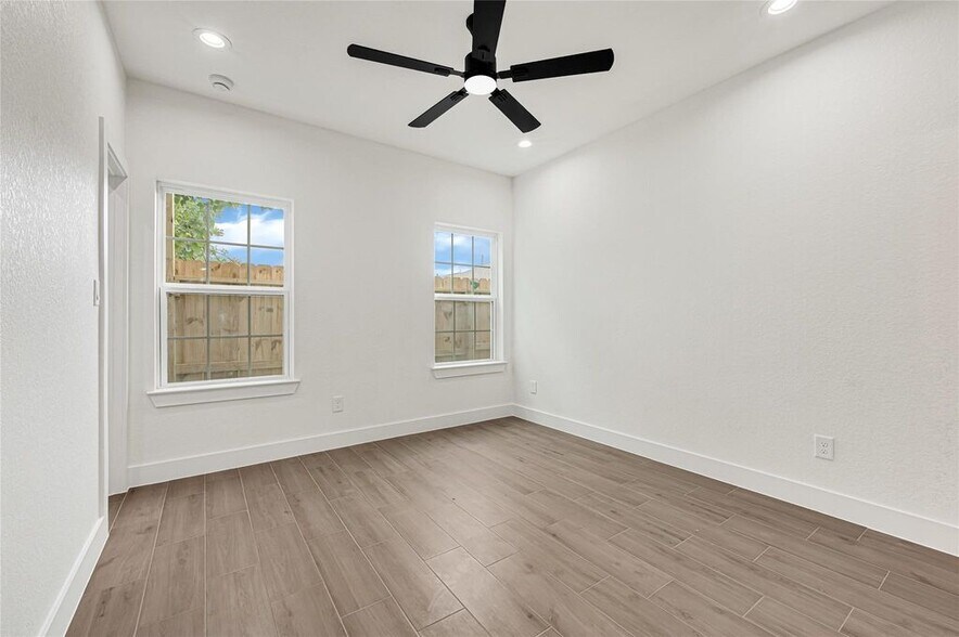 More Photos Of 430 Rhode Island st, Houston Apartments For Sale