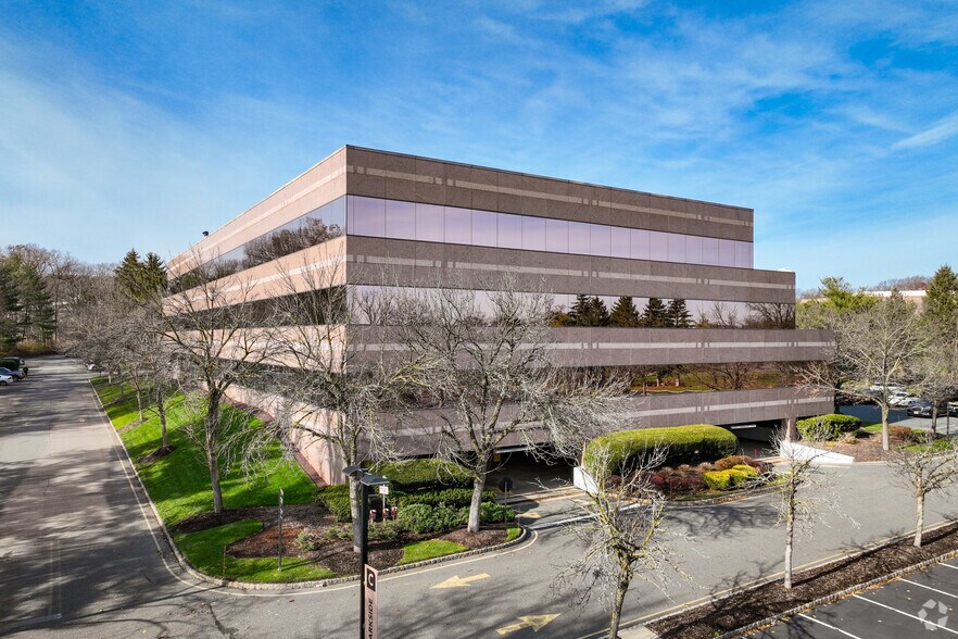 More Photos Of 300 Interpace Pky, Parsippany Office For Lease