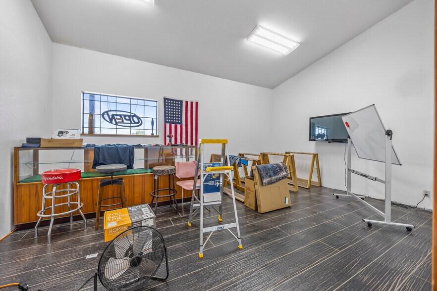 More Photos Of 7509 W Deschutes Rd, Kennewick Office For Sale