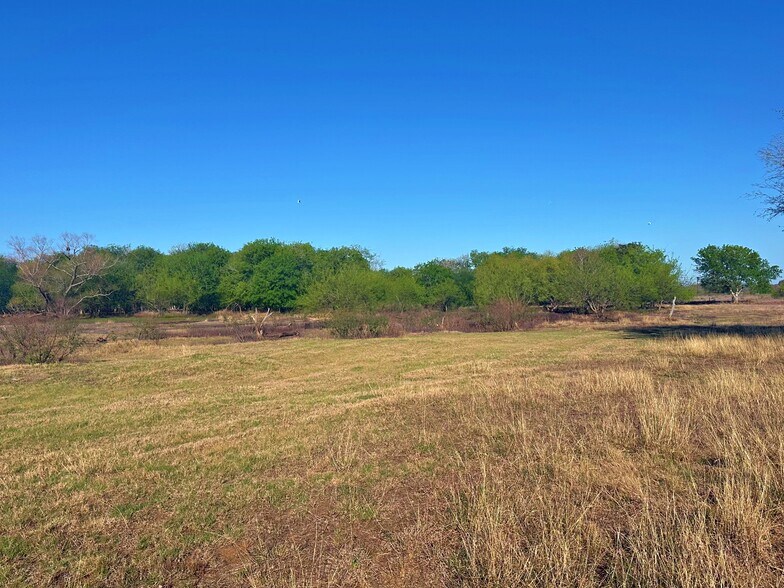More Photos Of 3265 TX-97, Jourdanton Land For Sale