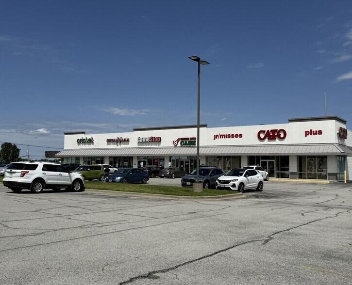 More Photos Of 3530 W Sunshine, Springfield Unknown For Lease
