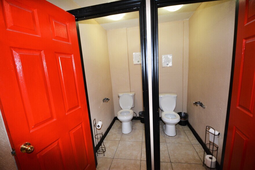 More Photos Of 5525 NW 7th Ave, Miami Loft Creative Space For Lease