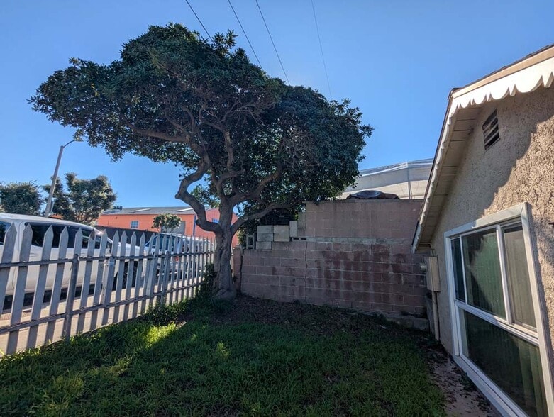 More Photos Of 702 Vesta St, Inglewood Manufacturing For Sale