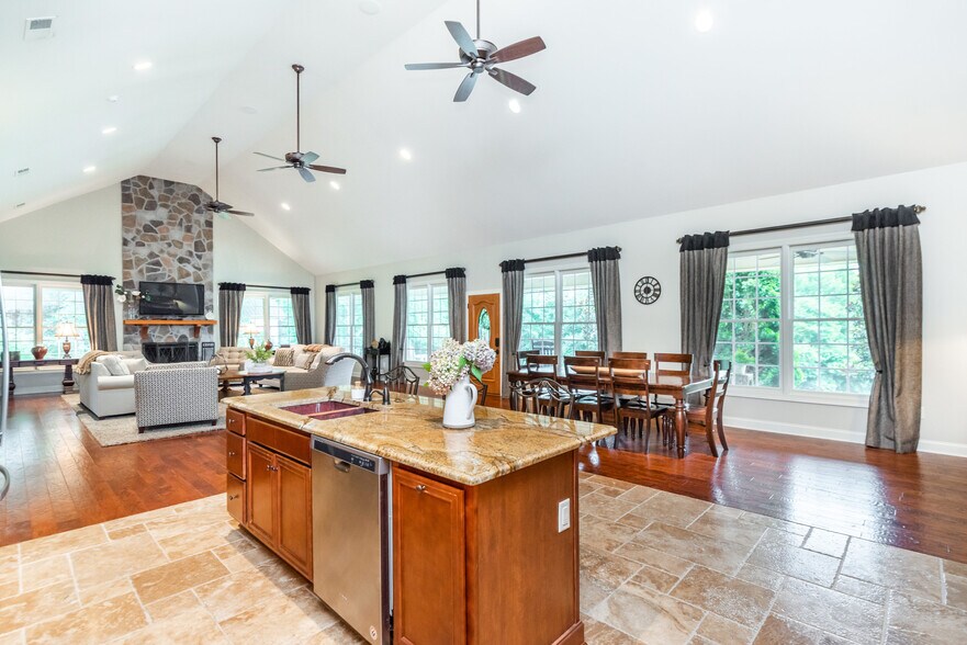 More Photos Of 565 Owens Gin Rd NE, Calhoun Lodge Meeting Hall For Sale