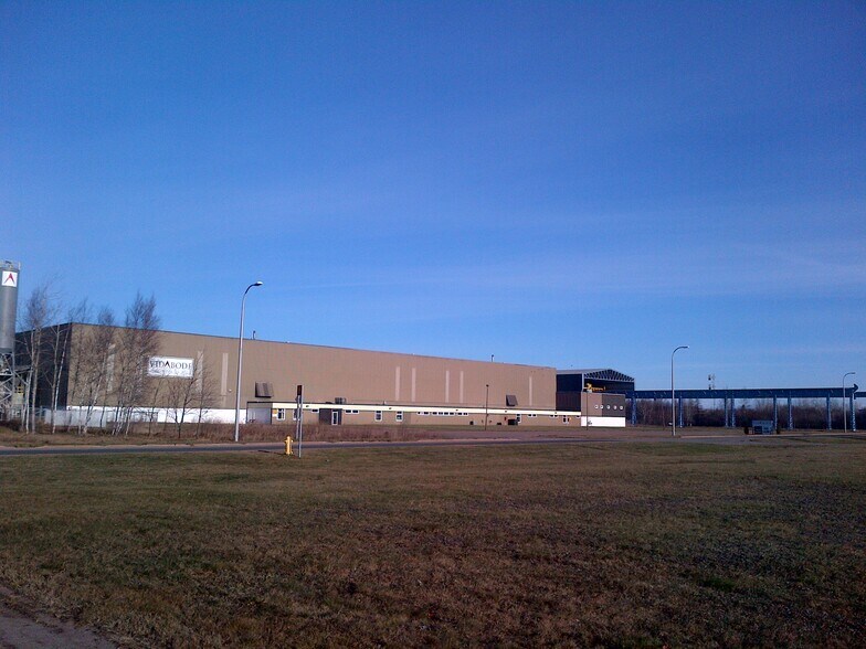 More Photos Of 1 Chandler Rd, Amherst Distribution For Sale