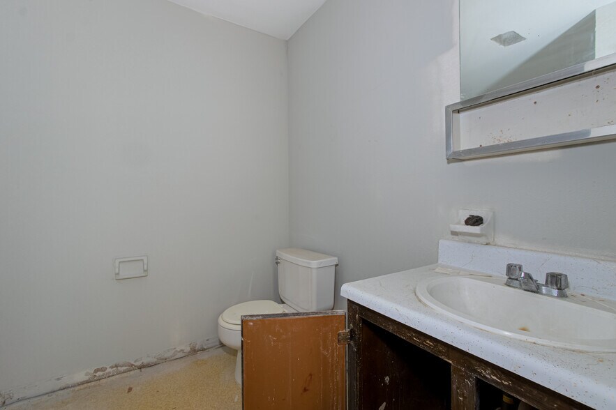 More Photos Of 1901-1939 Broad St, Augusta Apartments For Sale