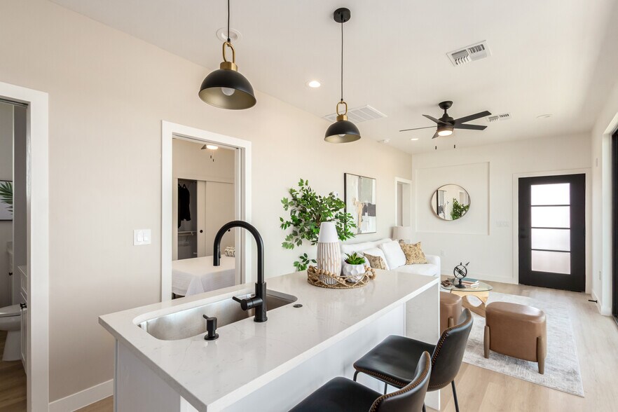 More Photos Of 411 32nd Pl, Phoenix Apartments For Sale