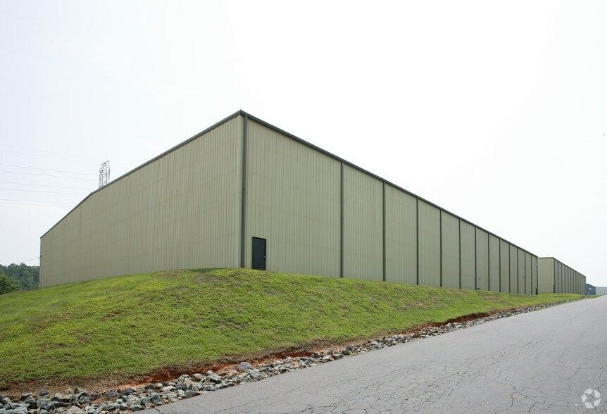 More Photos Of 6240 Clementine Dr, Clemmons Warehouse For Lease