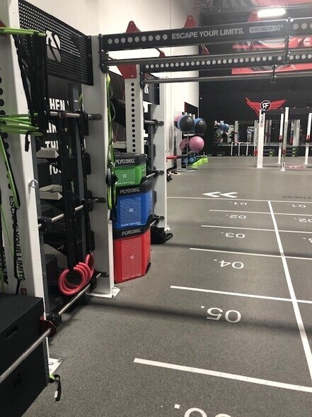 More Photos Of 1001 Lincoln Blvd, Middlesex Warehouse For Lease