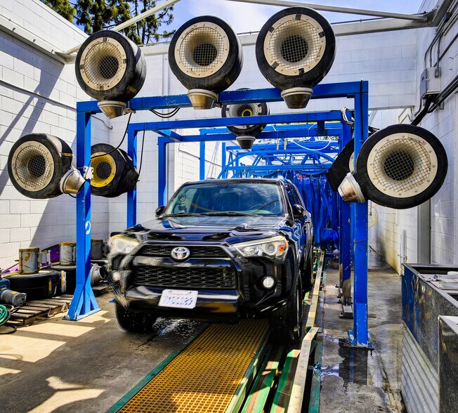 More Photos Of 1810 E Yosemite Ave, Manteca Carwash For Sale