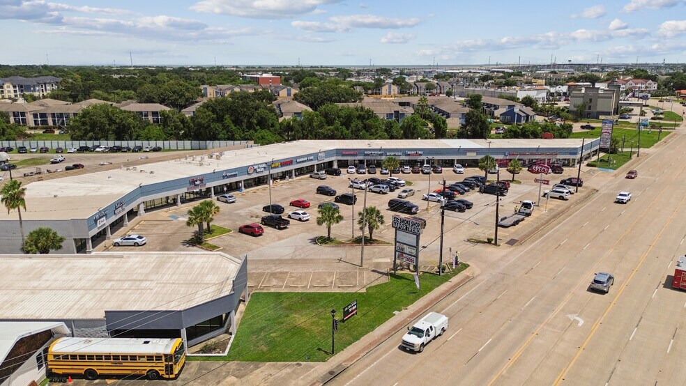 More Photos Of 3100-3150 Nasa Rd, Seabrook Unknown For Lease