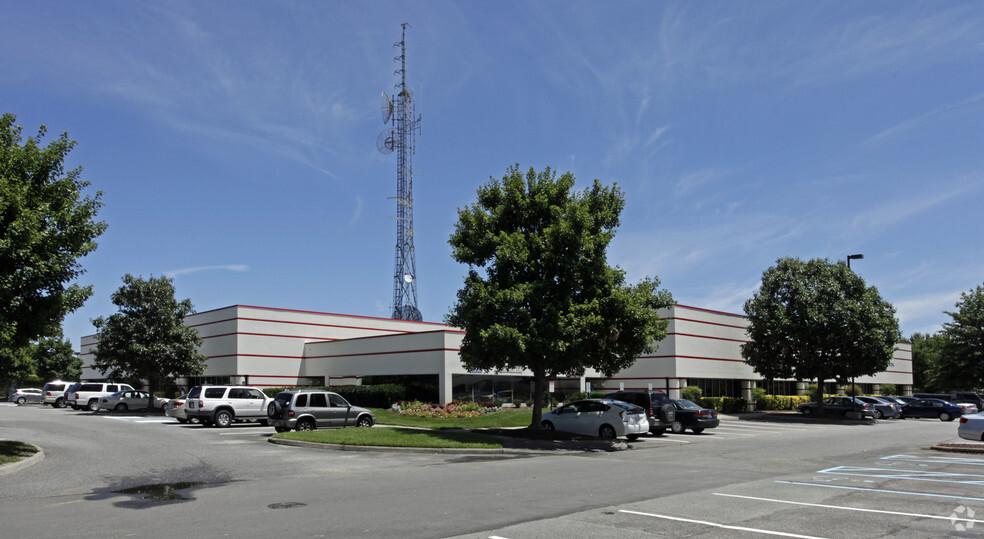 Primary Photo Of 236 Clearfield Ave, Virginia Beach Showroom For Lease