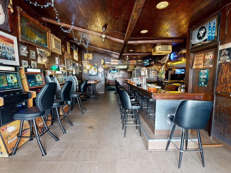 More Photos Of 103 Main St W, Girard General Retail For Sale