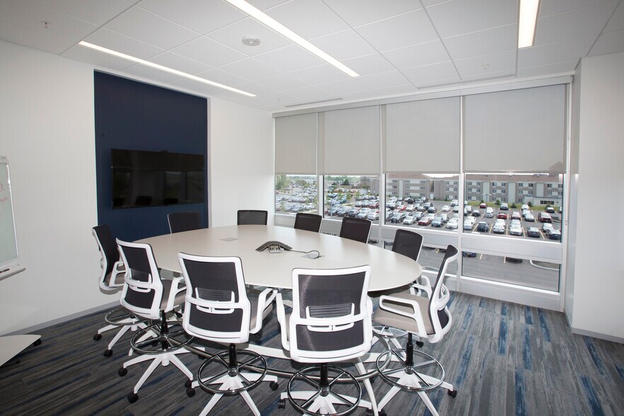 More Photos Of 400 Airborne Pky, Buffalo Office For Lease