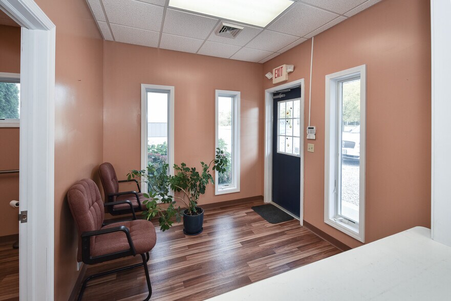 More Photos Of 1200 S Hartshorn Rd, Lakeside Marblehead Warehouse For Sale