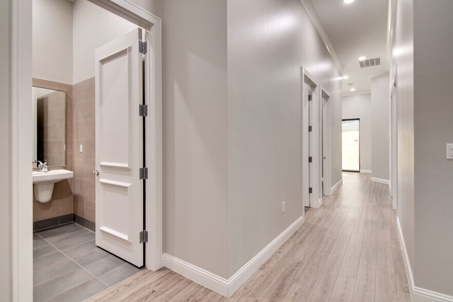 More Photos Of 1149 Keller Pky, Keller Medical For Lease