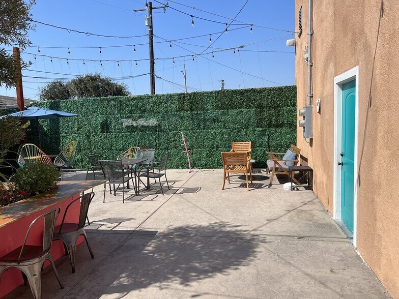 More Photos Of 13305 Inglewood Ave, Hawthorne Storefront For Sale