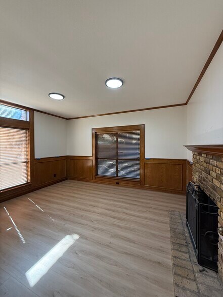 More Photos Of 304 Harwood Rd, Bedford Medical For Lease