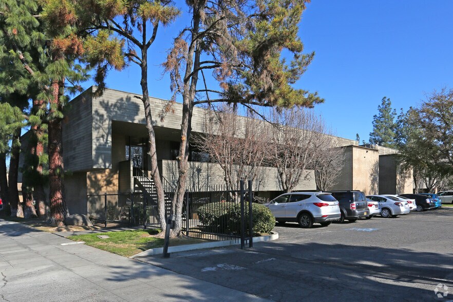 More Photos Of 191 W Shaw Ave, Fresno Office For Lease