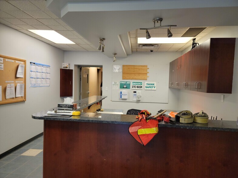 More Photos Of 2315 5a St, Nisku Manufacturing For Lease