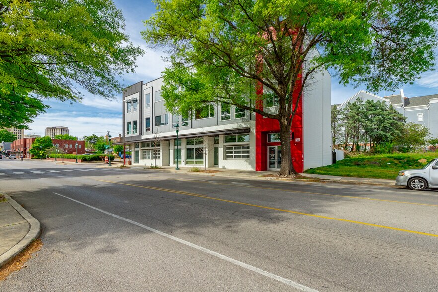 More Photos Of 401 E Martin Luther King Blvd, Chattanooga Restaurant For Lease