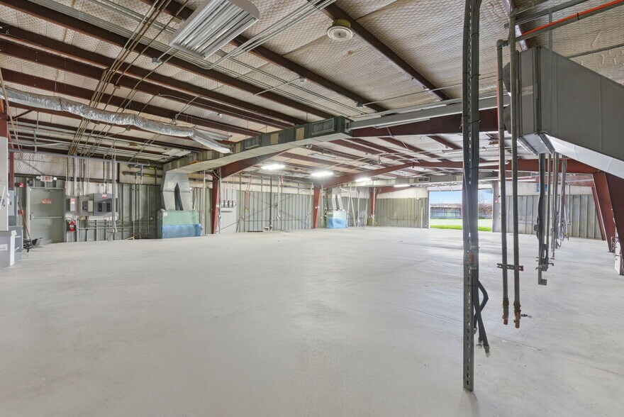 More Photos Of 13025 Fadeway ln, Houston Industrial For Lease