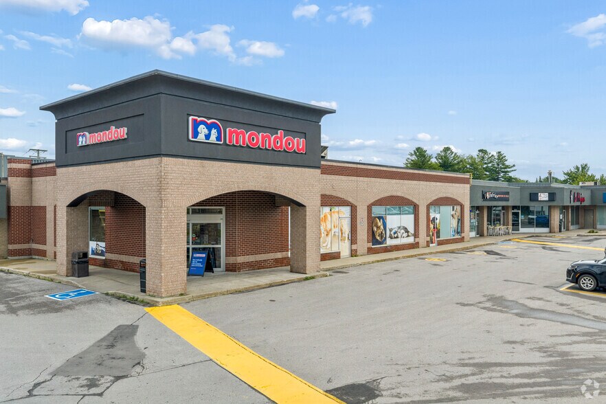 More Photos Of 5333 Boul Laurier, Terrebonne Unknown For Lease