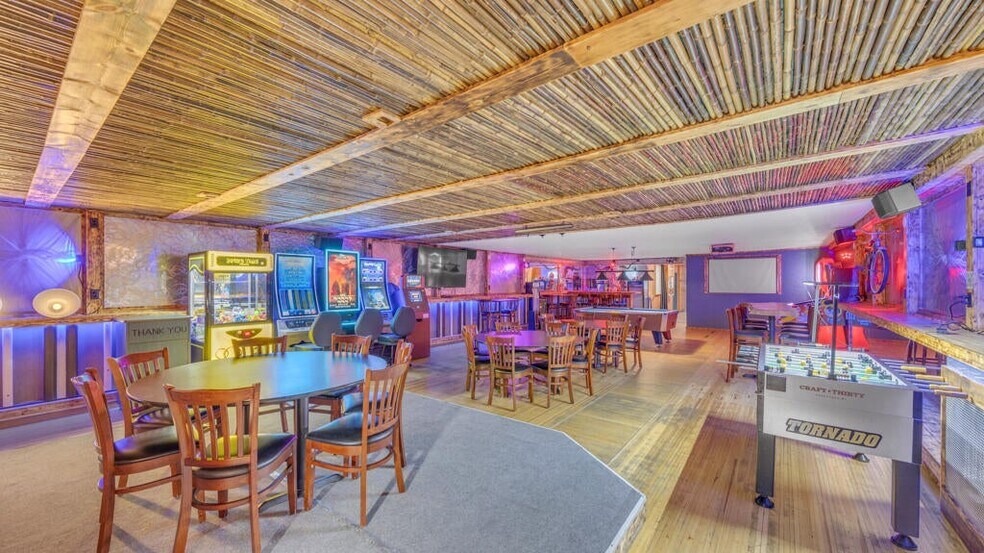 More Photos Of 908 Michigan Ave, Sheboygan Bar For Sale