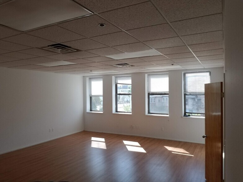 More Photos Of 50 Grove St, Salem Office For Sale