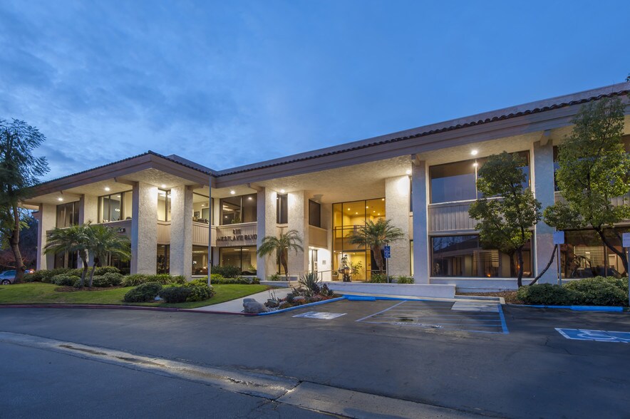 More Photos Of 875 S Westlake Blvd, Westlake Village Office For Lease