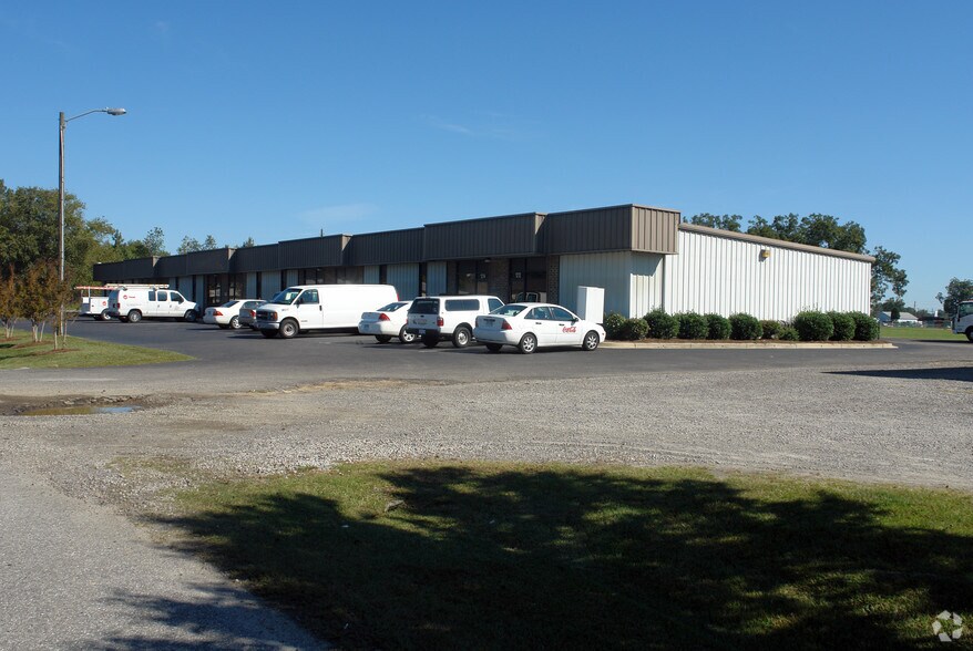 More Photos Of 1212-1226 Broughton Blvd, Florence Light Distribution For Lease