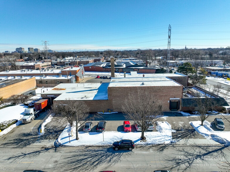 More Photos Of 2117 Greenleaf St, Evanston Warehouse For Sale