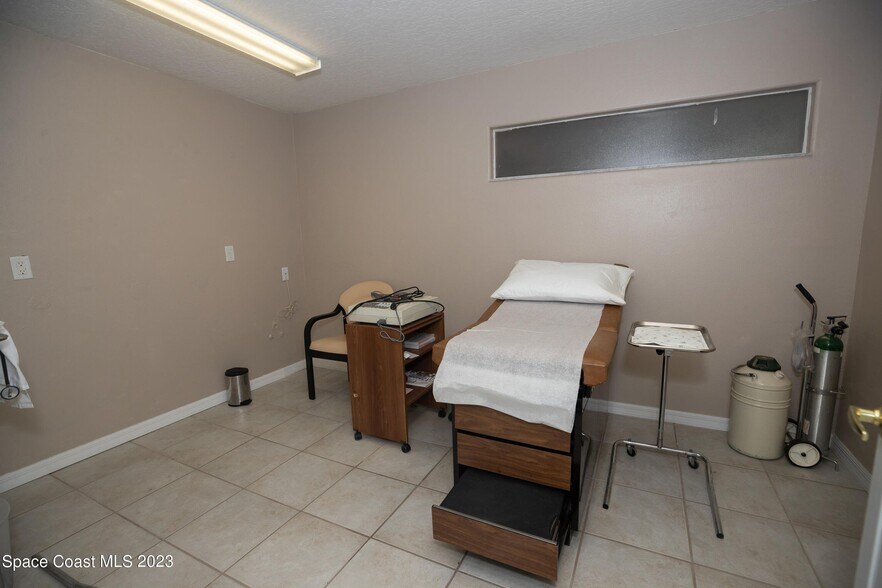 More Photos Of 4030 Minton Rd, Melbourne Office For Sale